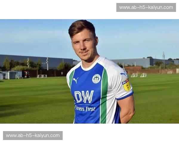 从DW球场的喧嚣到积分榜的暗战：维冈竞技vs雷丁，一场关于生存与尊严的蓝白史诗